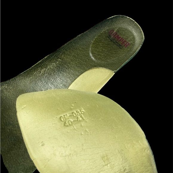 Soft black leather heeled ankle boots by Camper. Size 40-41. - Picture 2 of 9